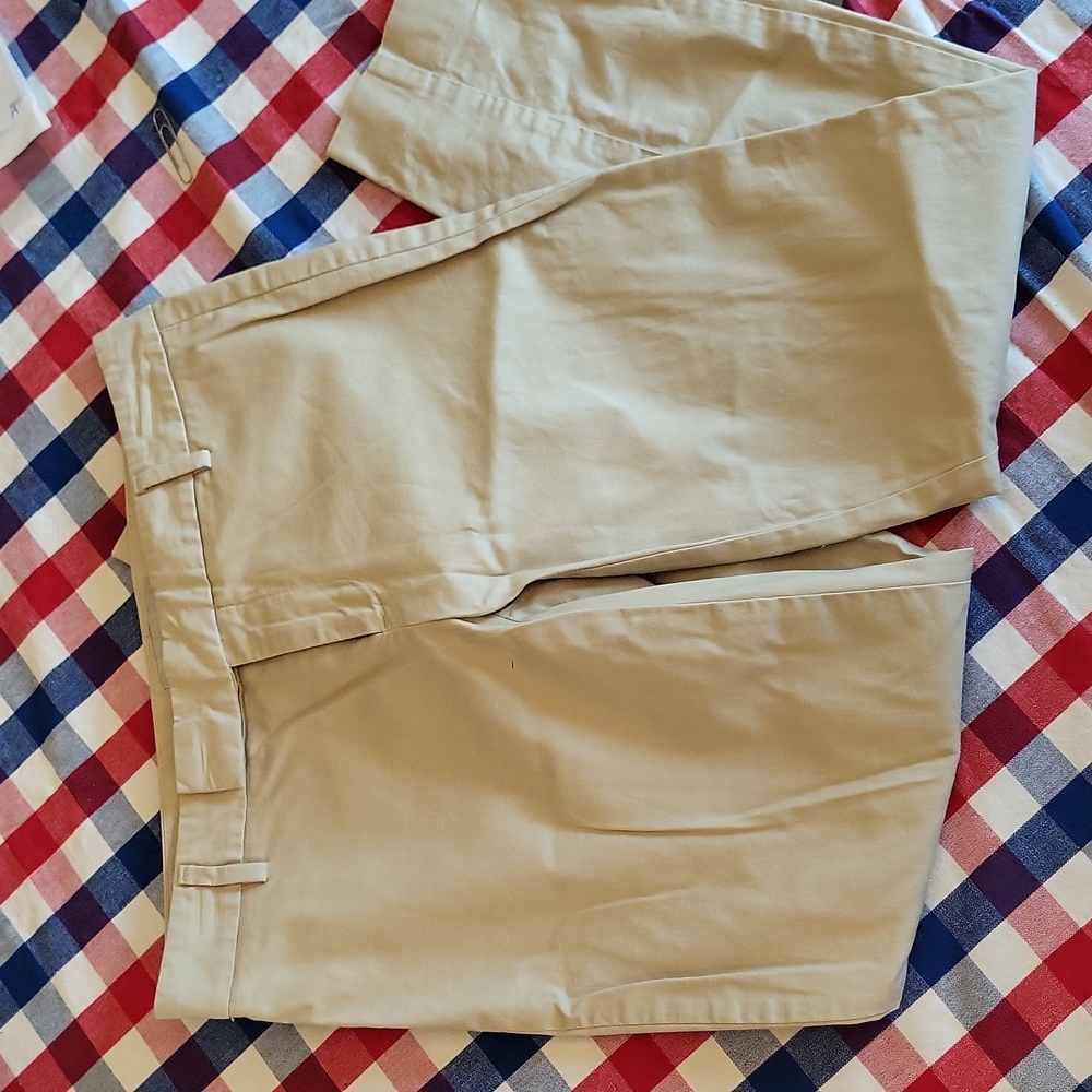 GAP Slim Cropped Size 0 Light Khaki Colored Pants